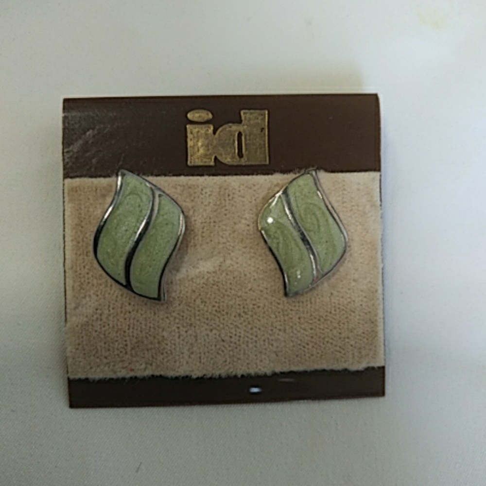 Enamel leafy vintage earrings